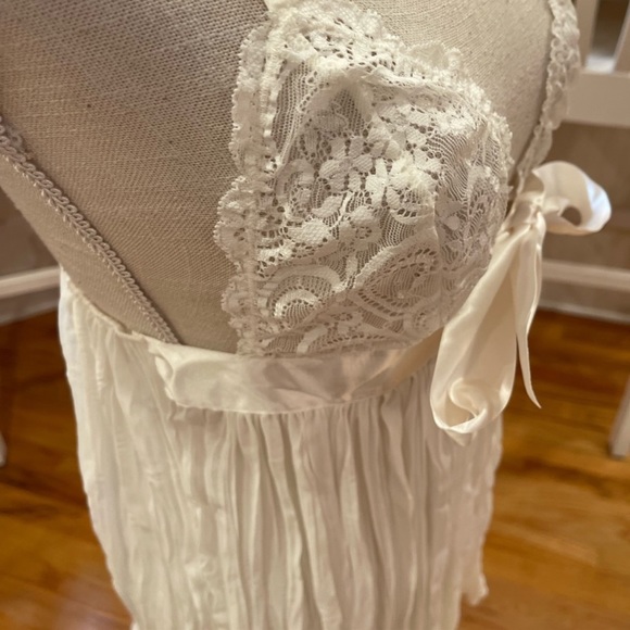 [Victoria’s Secret] white lace sheer pleated doll nighty - Picture 6 of 7